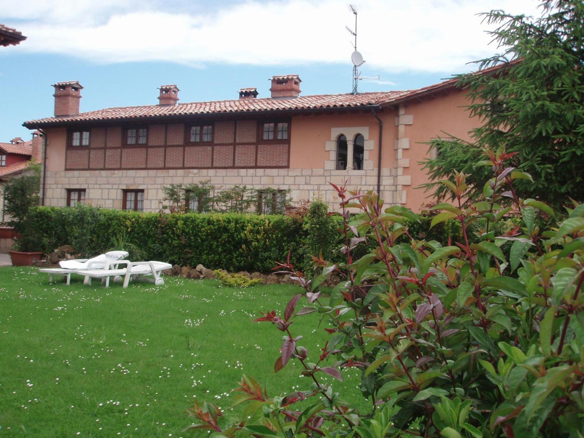 Posada De La Abadia - Adults Only Santillana del Mar Exterior photo